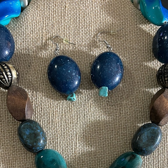Turquoise & Brown Beaded Statement Necklace & Earrings Set - Picture 9 of 9